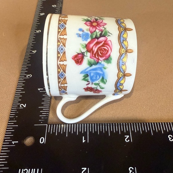 Vintage Demitasse Cup and Saucer - Picture 6 of 7